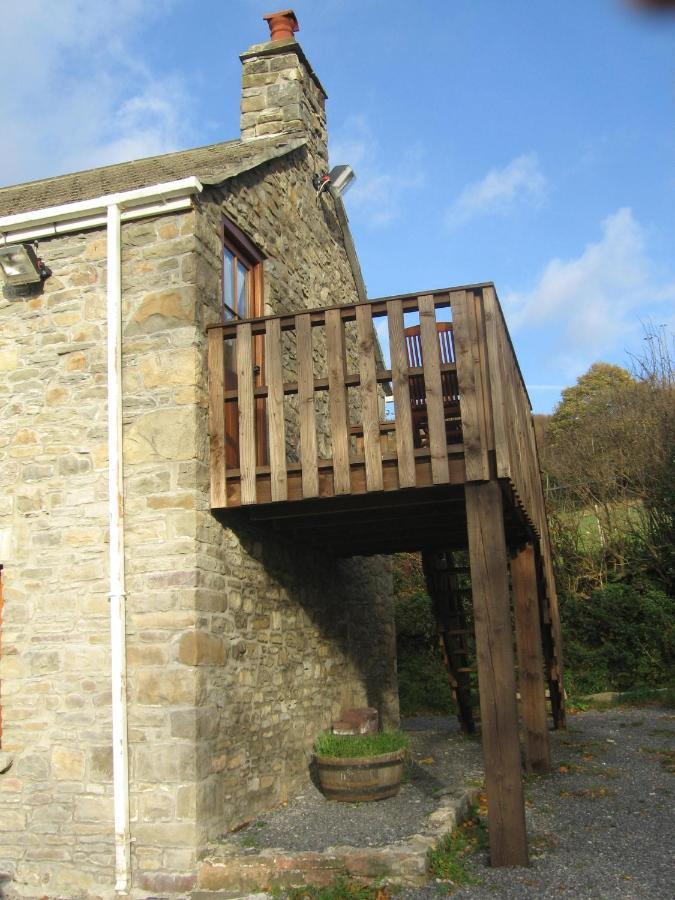Tunnel Cottages At Blaen-Nant-Y-Groes Farm Aberdare Room photo